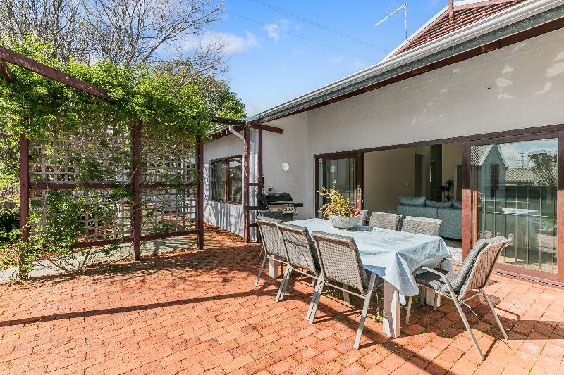 7043ebd5-25ff-4bfb-9965-8fae8fae6818