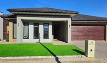 12 Dominique St, TRUGANINA VIC 3029